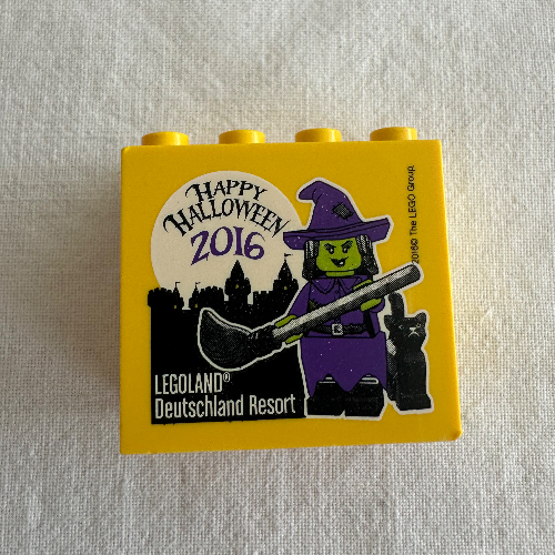 Brick 2 x 4 x 3 with 'LEGOLAND Deutschland Resort Happy Halloween 2016' Print