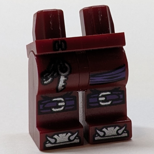 Visuel indicatif Rebrickable de Hips and Dark Red jambes avec Silver Key Chain, Dark Purple Sash, Knee Pads Print