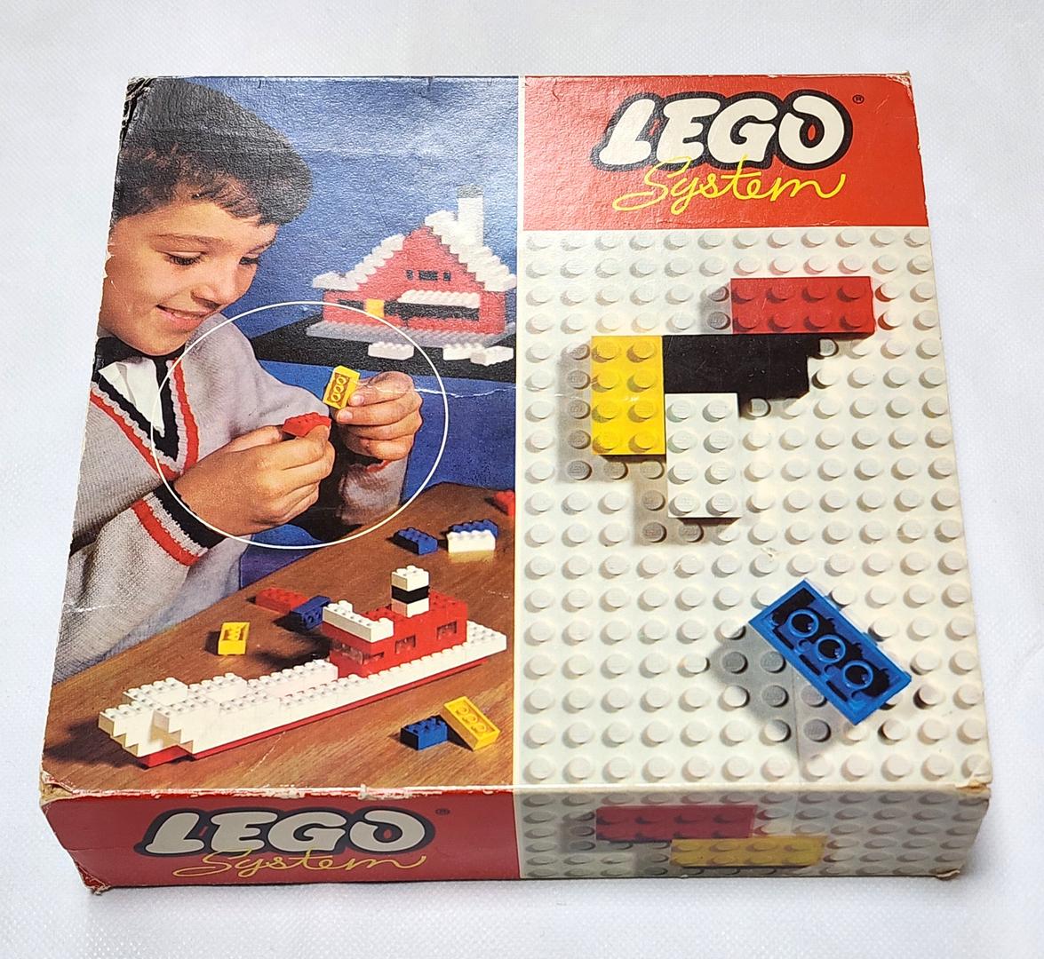 LEGO Basic Building Set in Cardboard