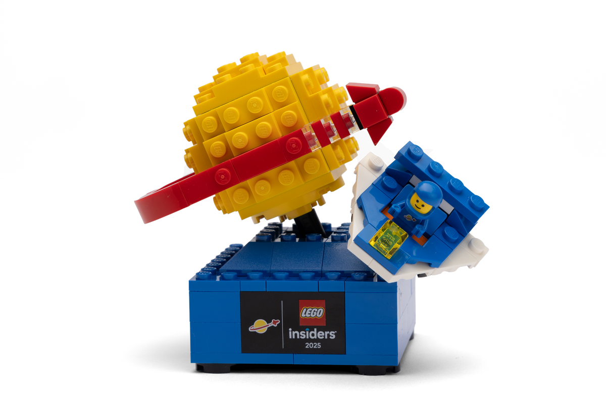 Retro Space Explorer