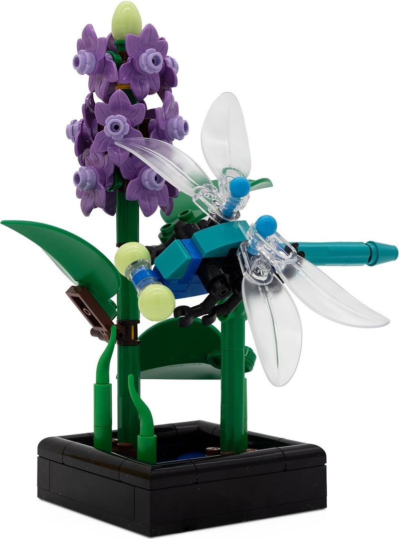 LEGO Dragonfly Garden