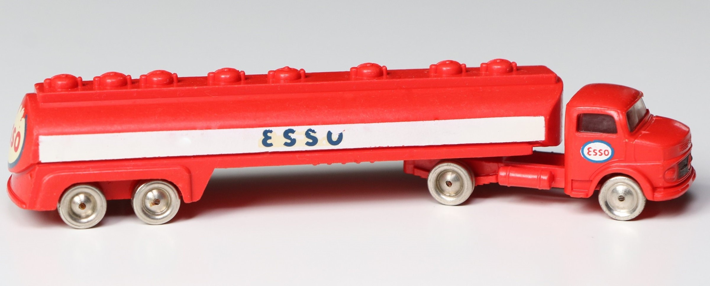 Main image of LEGO 1:87 Mercedes Esso Tanker (650-2)