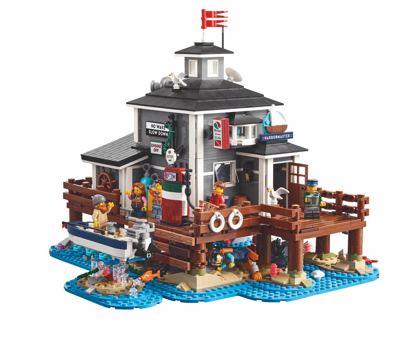 Main image of LEGO Harbormaster's Office (910040-1)