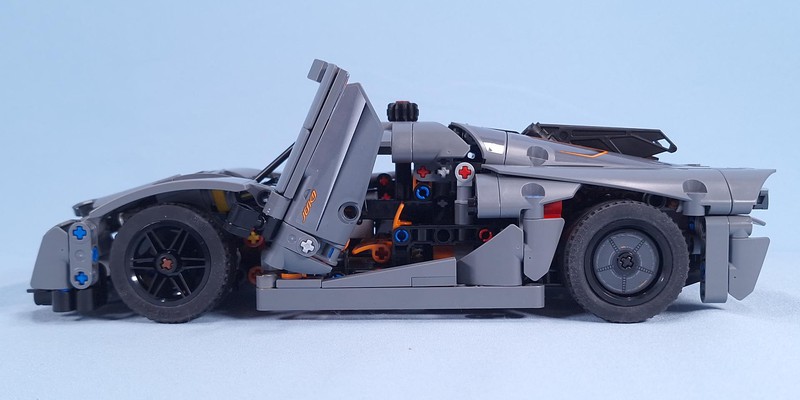 Review: 42173-1 - Koenigsegg Jesko Absolut Grey Hypercar