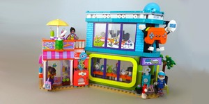 LEGO Set 42674-1 Comic Book and Game Store (2025 Friends