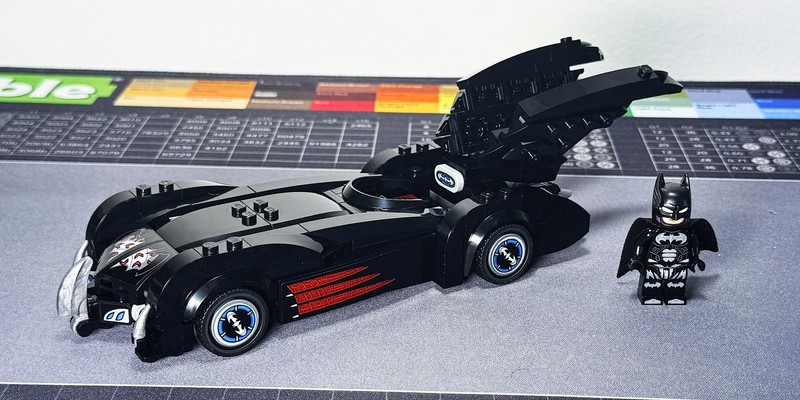 Review: 76333-1 - Batman & Robin Batmobile | Rebrickable - Build