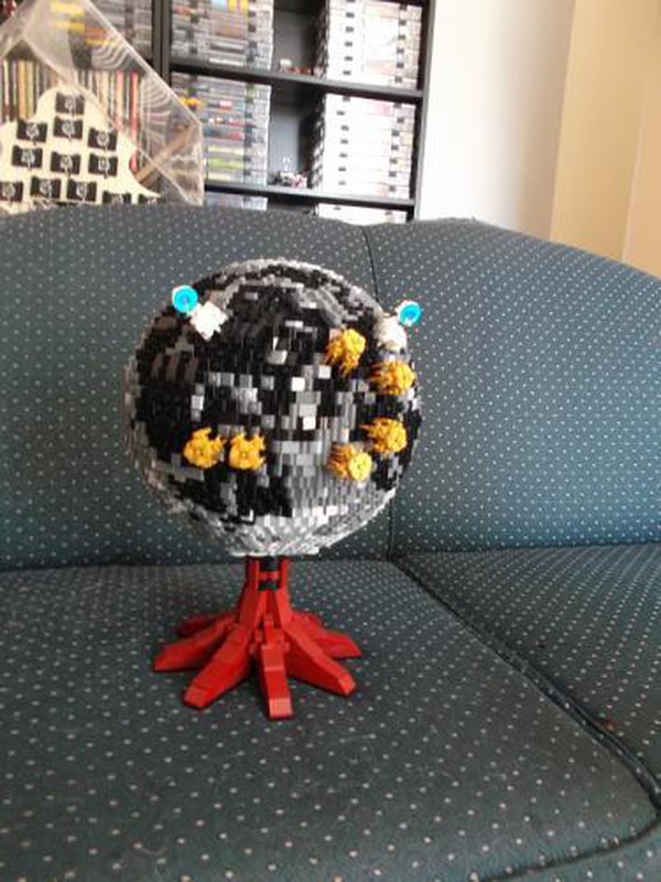 LEGO MOC Mini Globe and Moon by Thomus_Bean