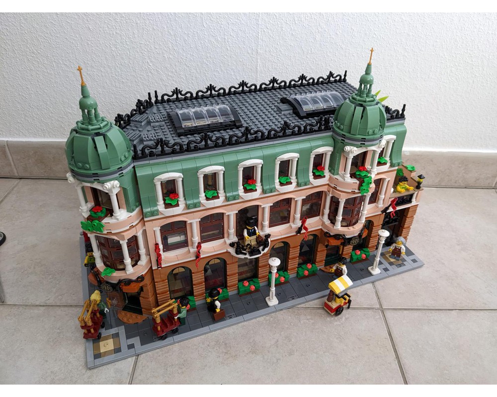 LEGO MOC Grand Boutique Hotel (10297) by Der Noppenbotschafter ...