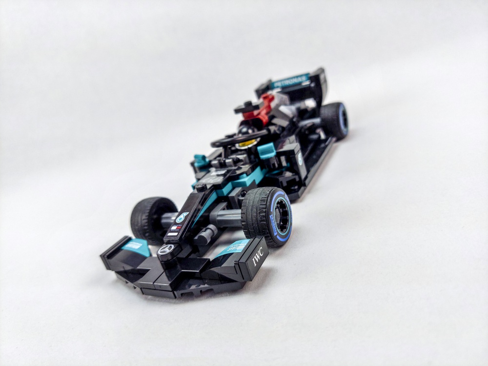 LEGO MOC 76909 Mercedes W12 e-performance modification by