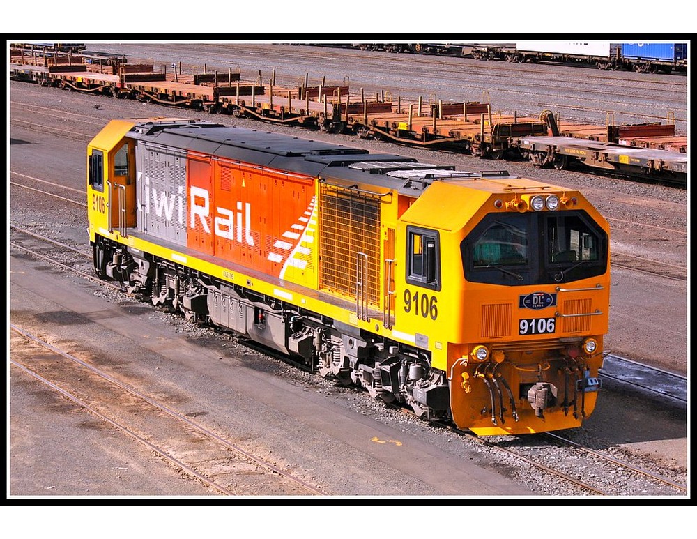 LOCOさま専用ページ LEGO MOC-104341 Kiwirail DL class locomotive by Jonny_Hairface