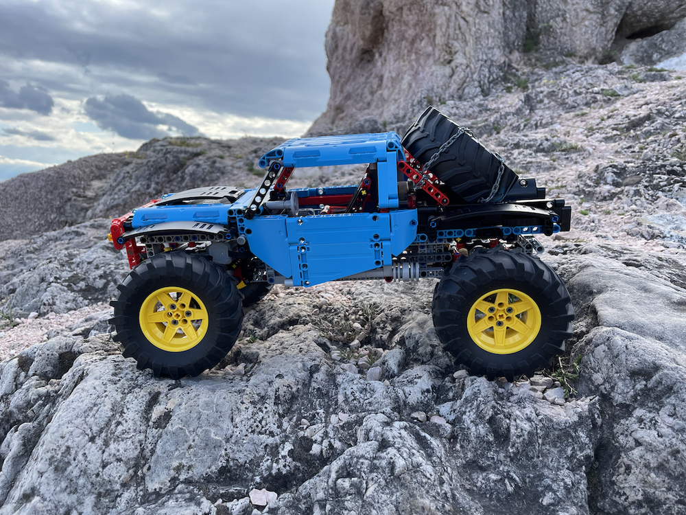 LEGO MOC 42070 C model - Azure Rocker by gyenesvi | Rebrickable