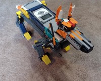 Giant combined robot fox