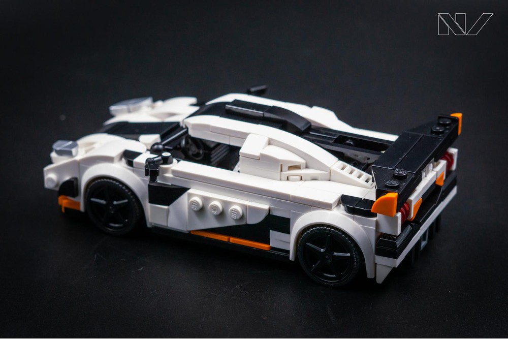 Koenigsegg one orders 1 lego