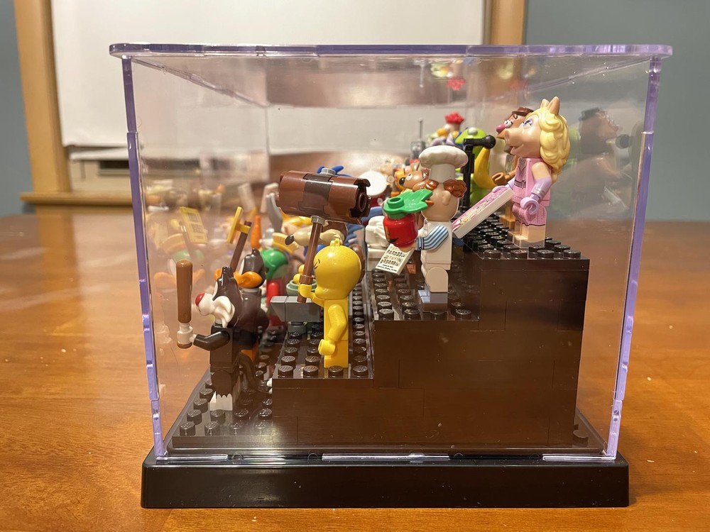 LEGO MOC Amazon Minifig Display Case Platform by Daspoopen ...