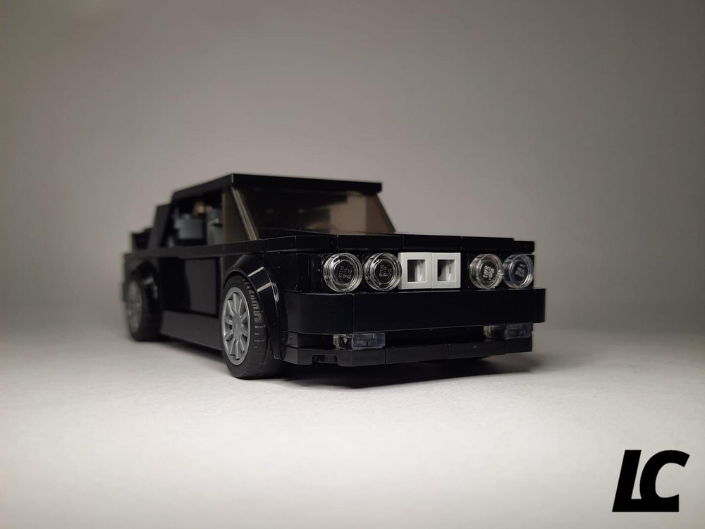 Photo 7 - 3/4 arrière BMW M3 E30 Lego noire - La BMW M3 E30
