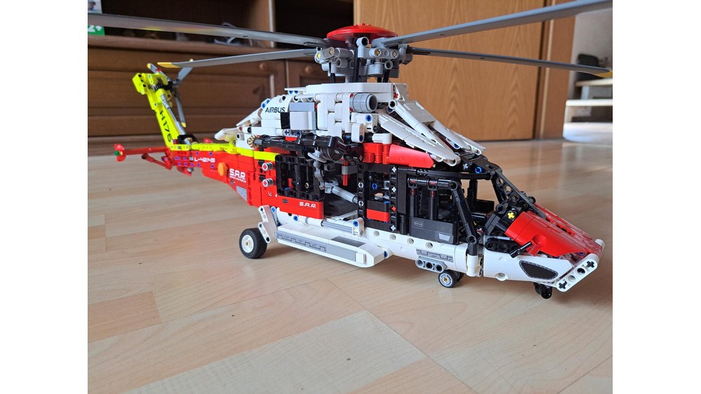 LEGO MOC 42145 rotor cover mod by efferman | Rebrickable - Build with LEGO