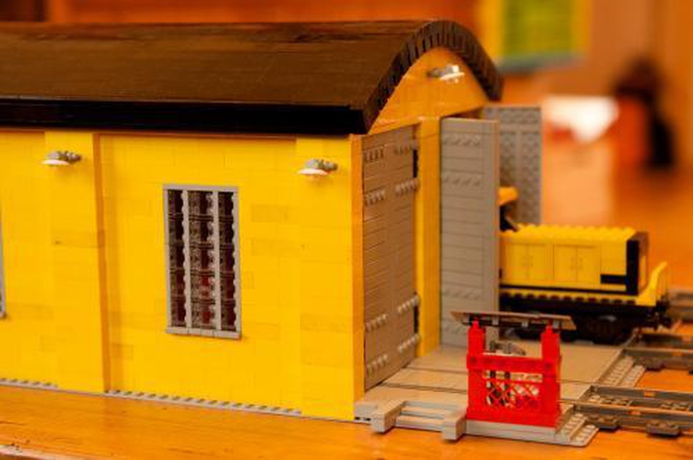 LEGO MOC-1214 Cheap Train Shed (Train &gt; Supplemental 2014 