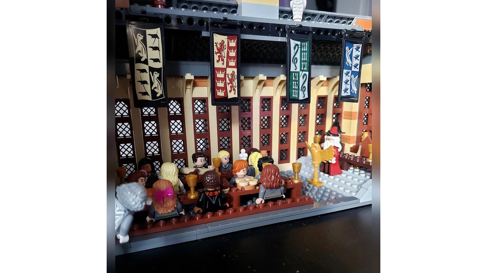 LEGO MOC-122077 Great Hall Expansion (Version 2) by witchcraftedbricks ...