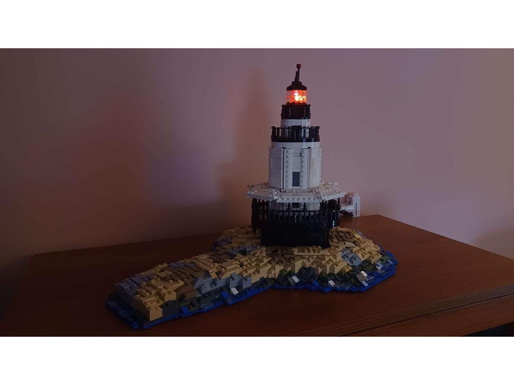 LEGO MOC Spring Point Ledge Lighthouse with base by Penguins and ...