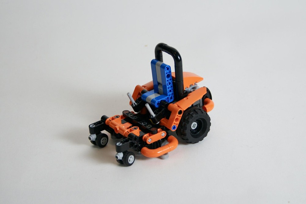 LEGO MOC Zero Turn Mower by thirdwigg Rebrickable Build with LEGO