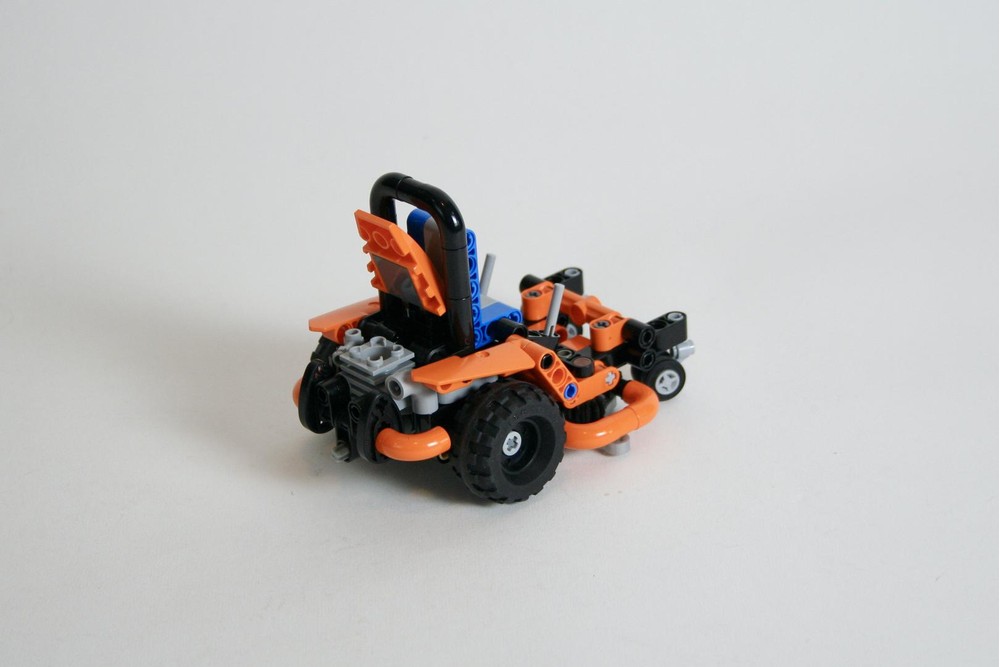 LEGO MOC Zero Turn Mower by thirdwigg Rebrickable Build with LEGO