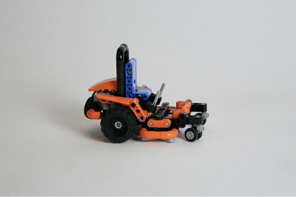 LEGO MOC Zero Turn Mower by thirdwigg Rebrickable Build with LEGO
