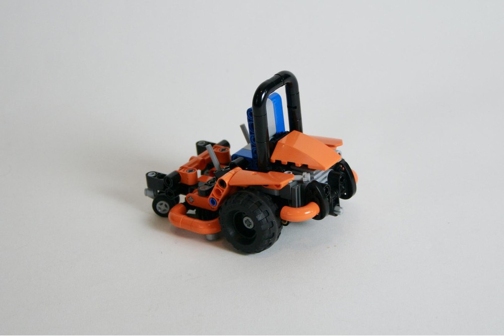 LEGO MOC Zero Turn Mower by thirdwigg Rebrickable Build with LEGO