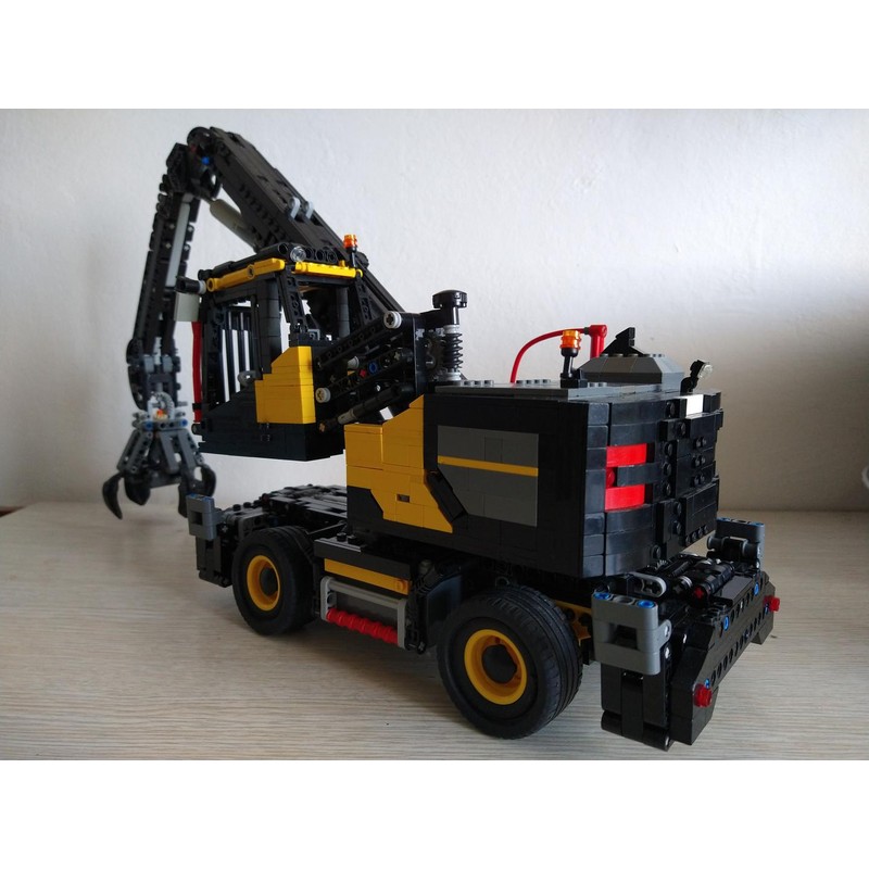 LEGO MOC-127551 RC undercarriage for Material Handler by jzapletal ...