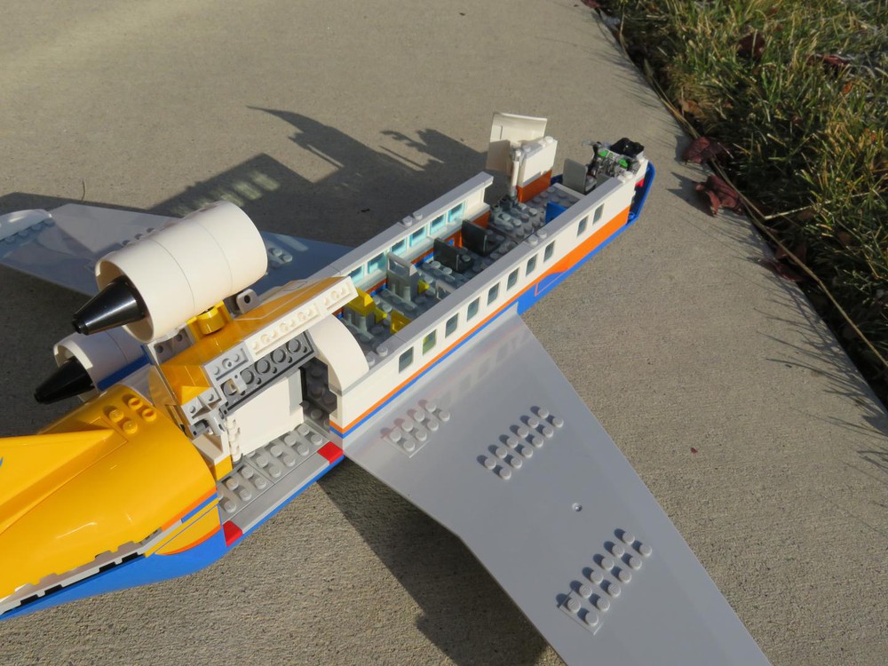 LEGO MOC Private Jet - 60262 alternate by slloyd77 | Rebrickable ...