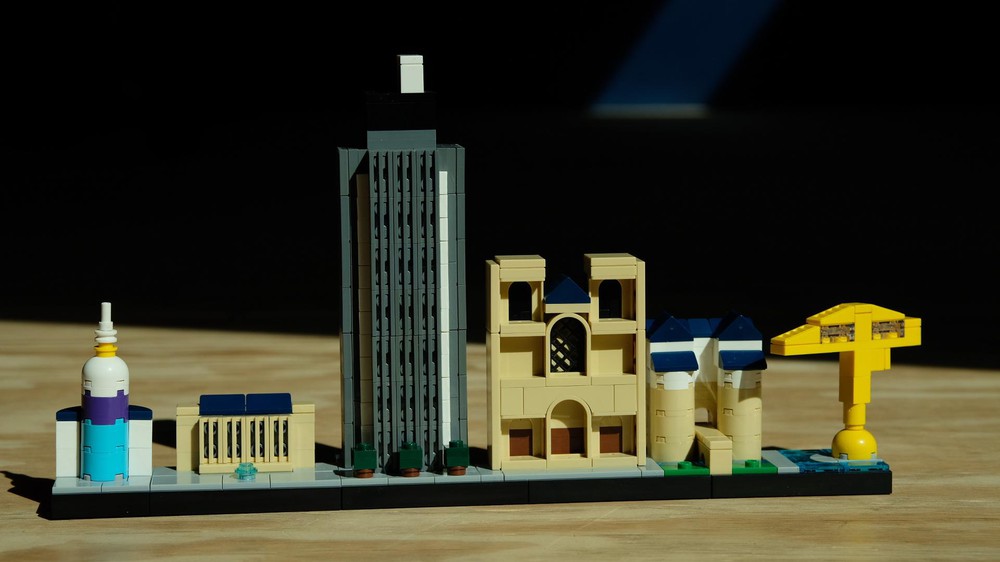 LEGO MOC Gare du Nord by rebrichitect