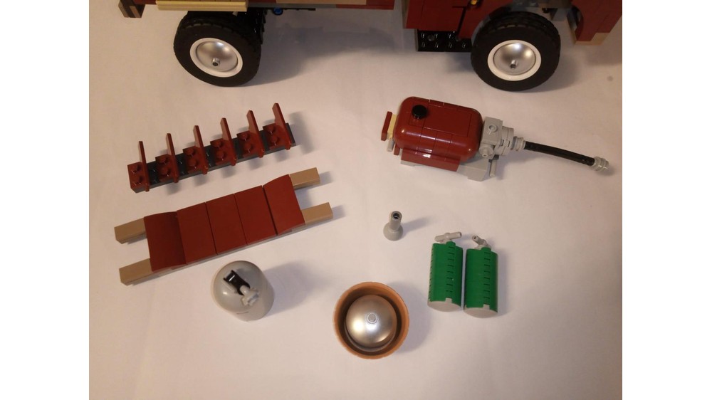 Pickup Truck 10290 | Creator Expert | Buy online at the