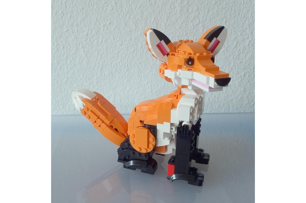 LEGO MOC 31129 Sitting Fox Cub by Nequmodiva | Rebrickable