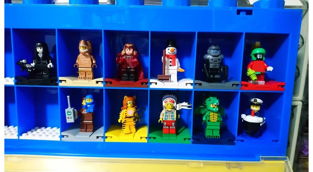 LEGO MOC CMF display stand for Lego display case by Darkchylde ...