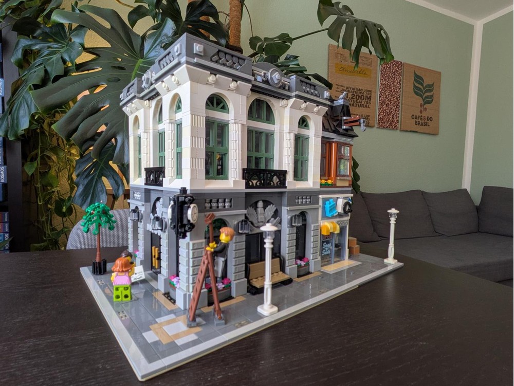 LEGO MOC-140087 The Great Brick Bank (10251) by Steven8D | Rebrickable ...