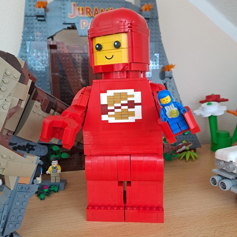 LEGO MOC Big Classic Spaceman Red Brick Build by dirk81 | Rebrickable ...