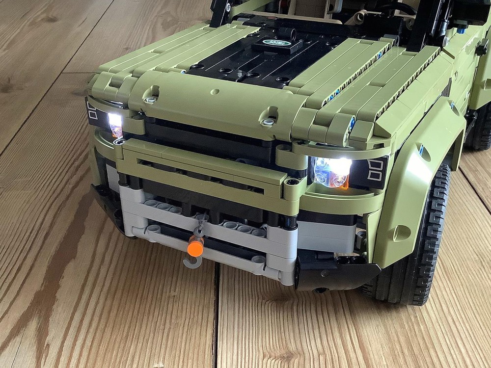 LEGO MOC Lights for Defender (42110) by JKRebrick | Rebrickable - Build ...