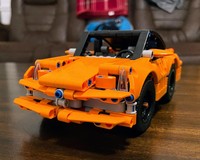 42093 Small sports car