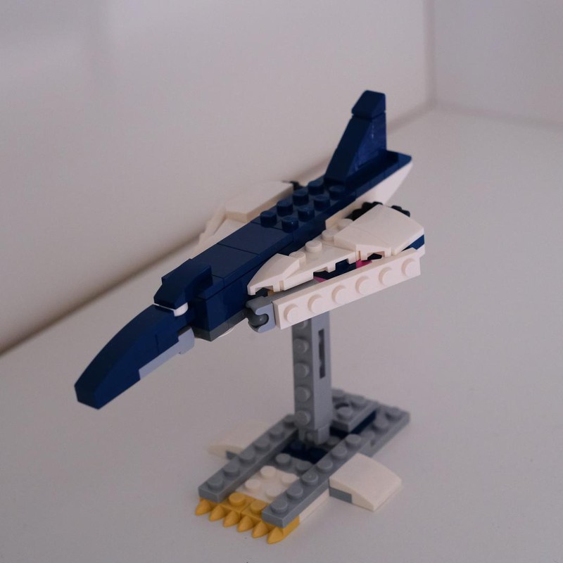 LEGO MOC 1:72 Scale Concorde by HandSolo99