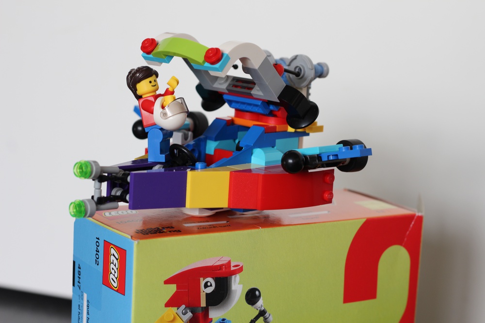 LEGO MOC 10402 Spaceship by Frogsandbugs | - with LEGO