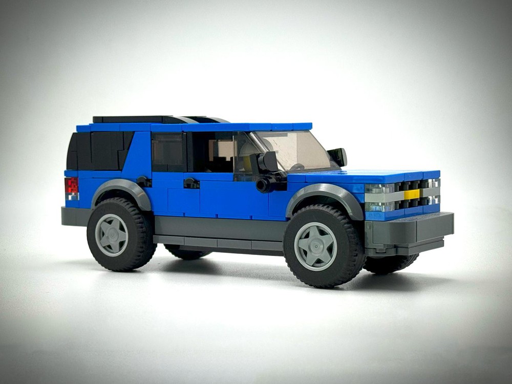 LEGO MOC Chevrolet Tahoe by IBrickedItUp Rebrickable Build