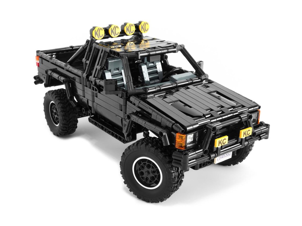 LEGO MOC Toyota 4x4 SR5 Xtracab Truck / Hilux Pickup - Back