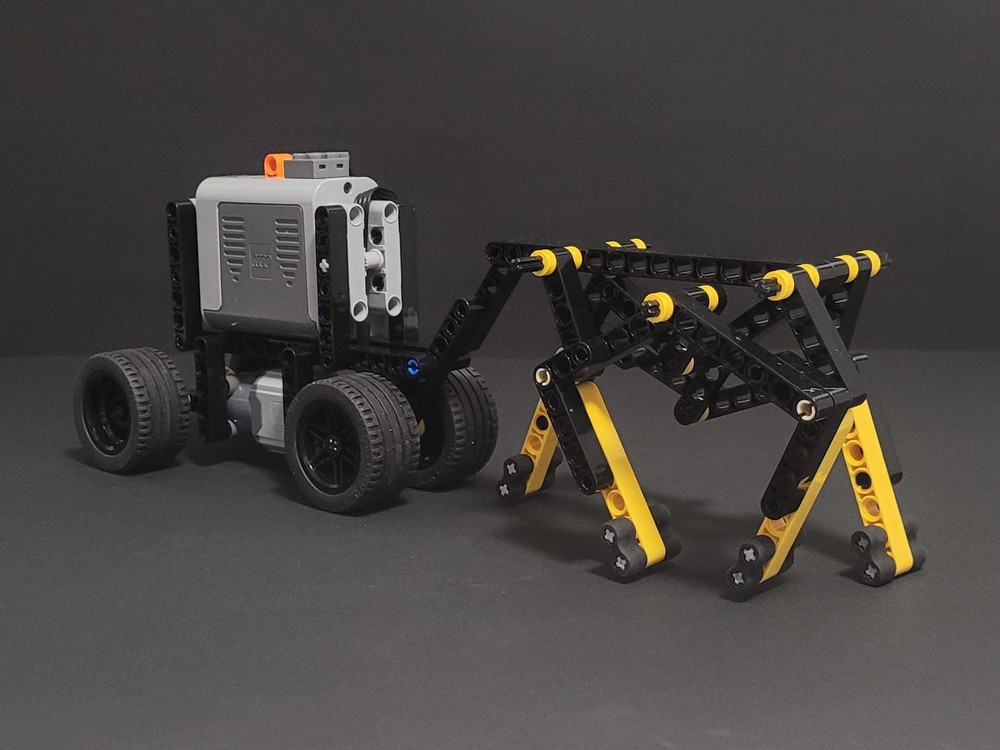 LEGO MOC Simple motorized turntable by mic8per