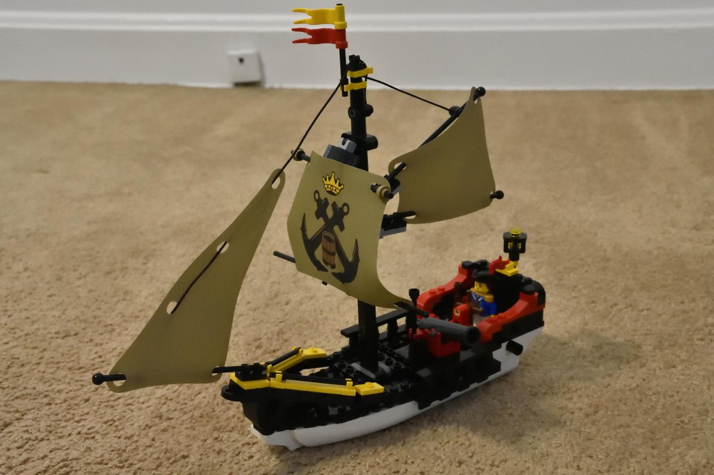 LEGO MOC Armed Imperial Sloop by pattonbrad | Rebrickable - Build with LEGO