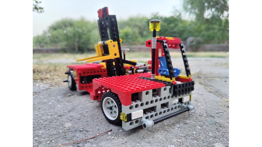 LEGO MOC 8872 C Model - Sideloader Forklift by christov | Rebrickable ...