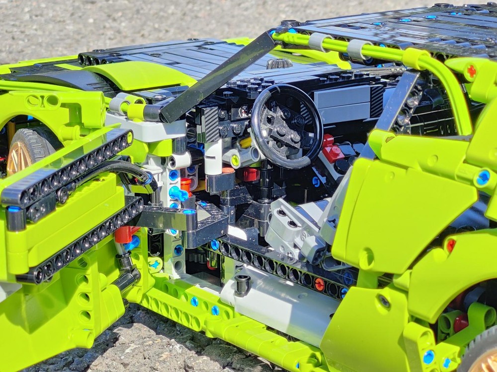 LEGO MOC Dodge Challenger PF motorized by tonych | Rebrickable