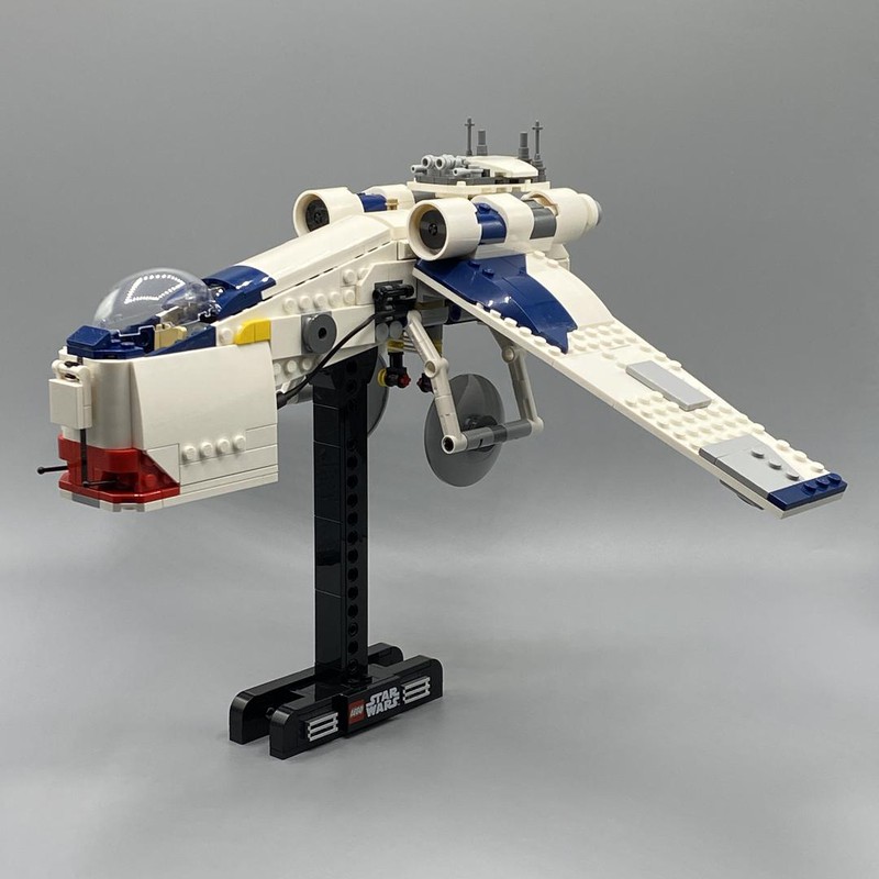 LEGO MOC Midi Scale LAAT Republic Dropship by farawaybricks