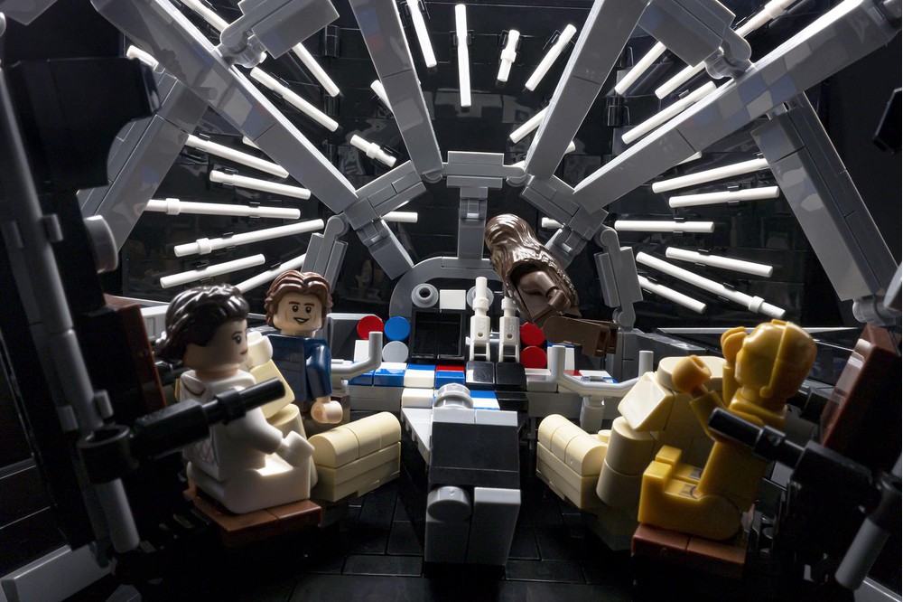 lego millennium falcon cockpit