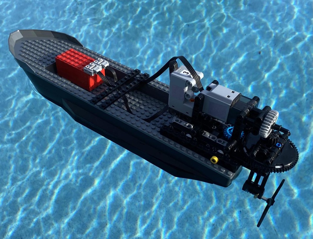 LEGO MOC Technic Motor Boat by michaeljamesdoria | Rebrickable - Build ...