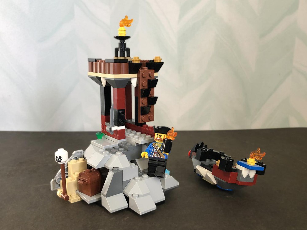 LEGO MOC Pirate Lighthouse by phoester | Rebrickable - Build with LEGO