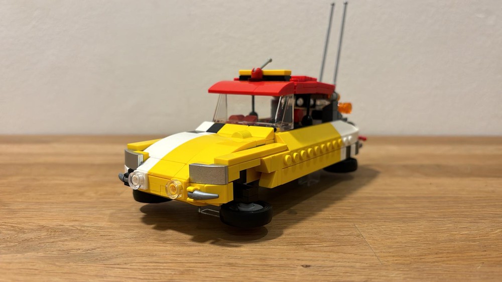 LEGO MOC BTTF Taxi 8-wide by wavoak | Rebrickable - Build with LEGO